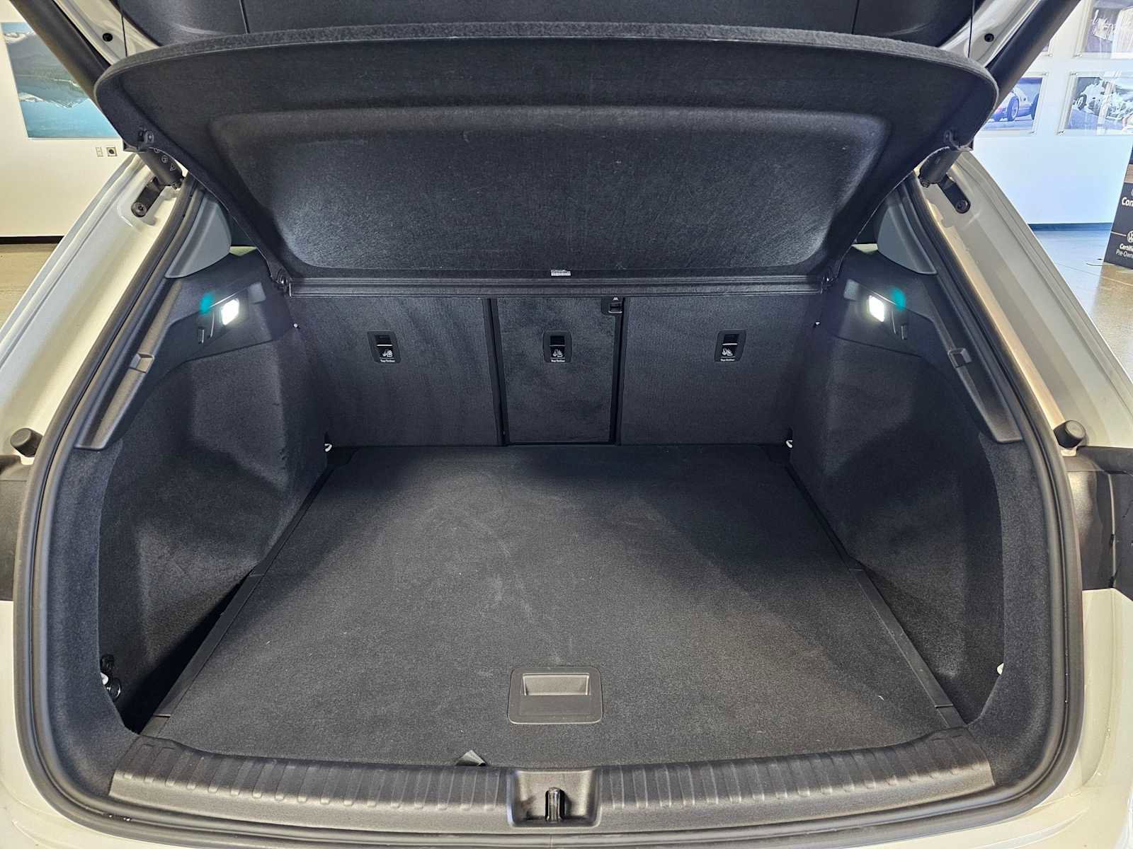 Used 2024 Audi Q4 e-tron Premium Plus image 15