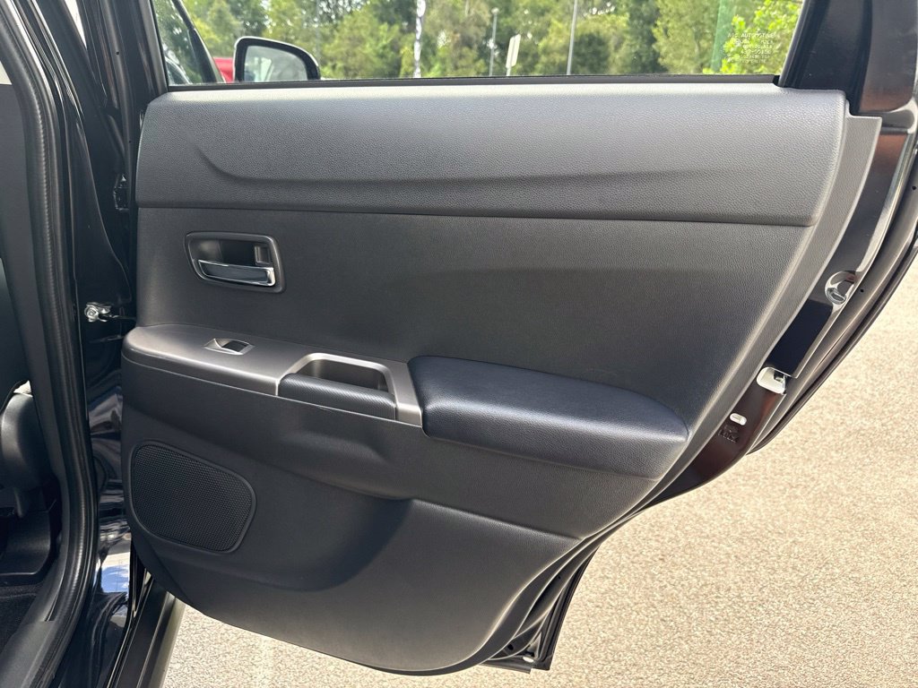 Used 2025 Mitsubishi Outlander Sport ES AWD/4WD image 28