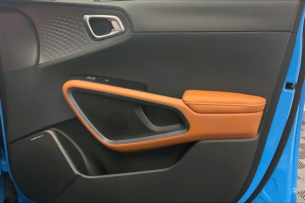 Used 2025 Kia Soul EX FWD image 24