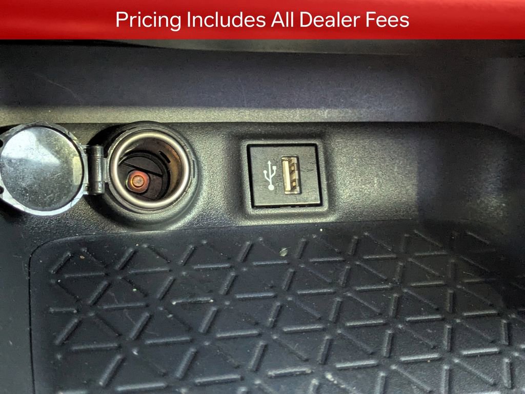 Used 2025 Toyota RAV4 XSE AWD/4WD image 24