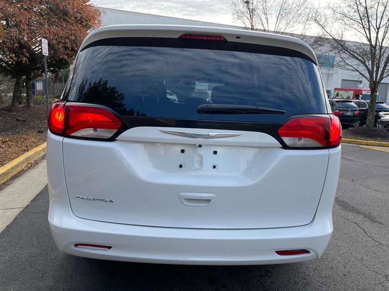 Used 2017 Chrysler Pacifica LX image 6