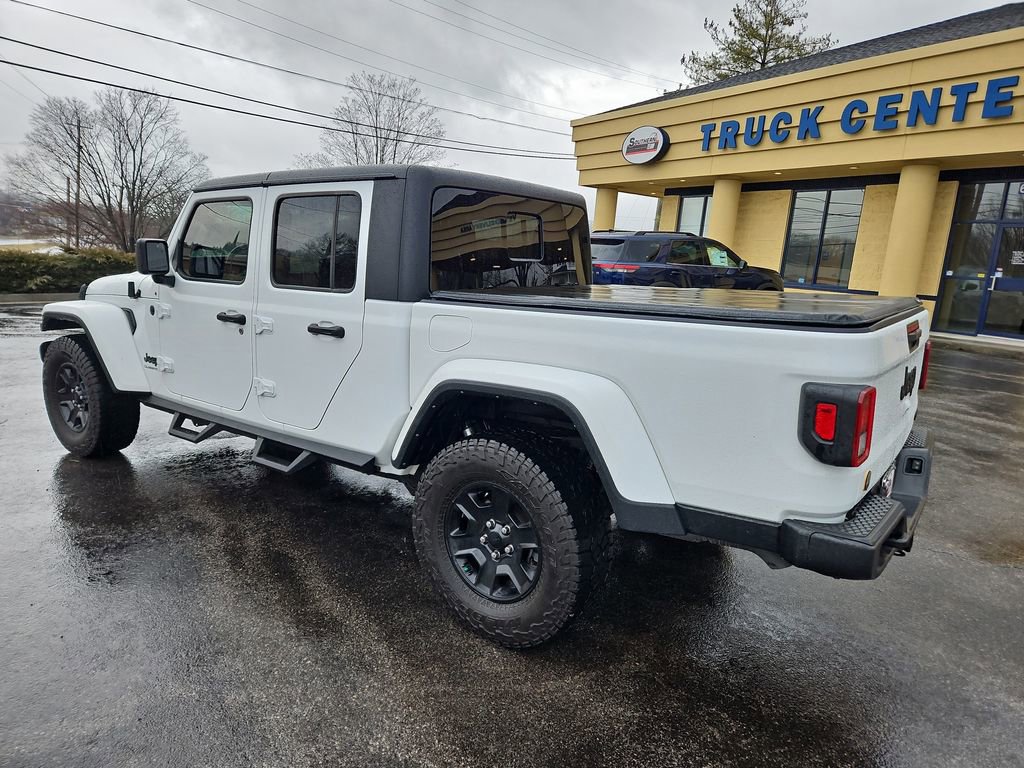 Used 2022 Jeep Gladiator Sport image 3