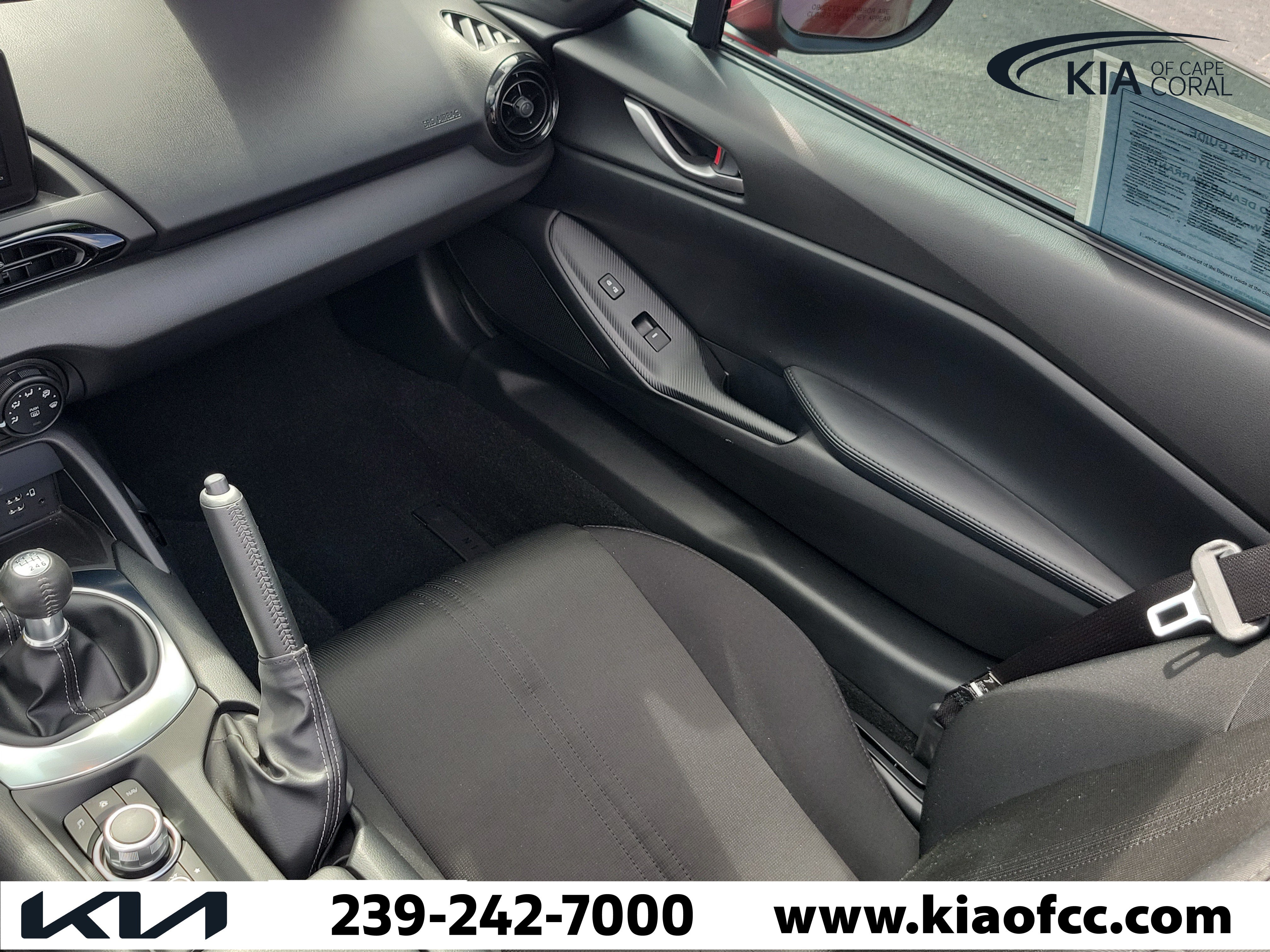 Used 2021 MAZDA MX-5 Miata Sport RWD image 19