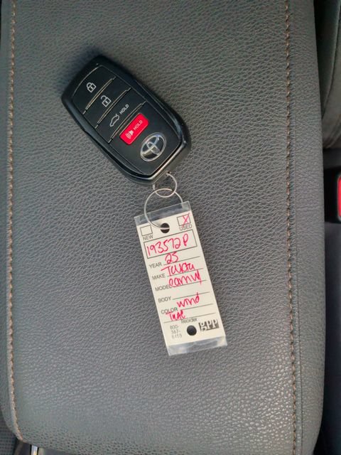 Used 2025 Toyota Camry XLE w/ Premium Plus Package FWD image 33