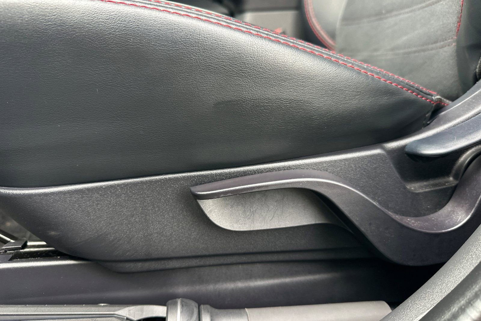 Used 2024 Mitsubishi Outlander Sport SE image 12