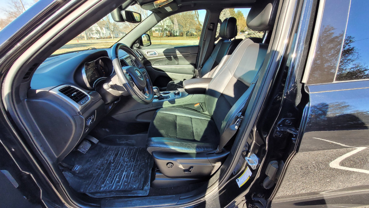 Used 2018 Jeep Grand Cherokee Altitude image 12