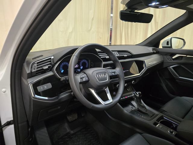 Certified 2025 Audi Q3 2.0T Premium w/ Convenience Package AWD/4WD image 18