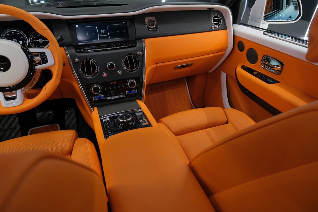 Used 2024 Rolls-Royce Cullinan image 71