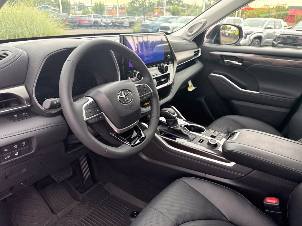 New 2026 Toyota Highlander Limited AWD/4WD image 24