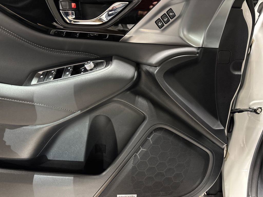 Used 2020 Subaru Outback Limited image 24