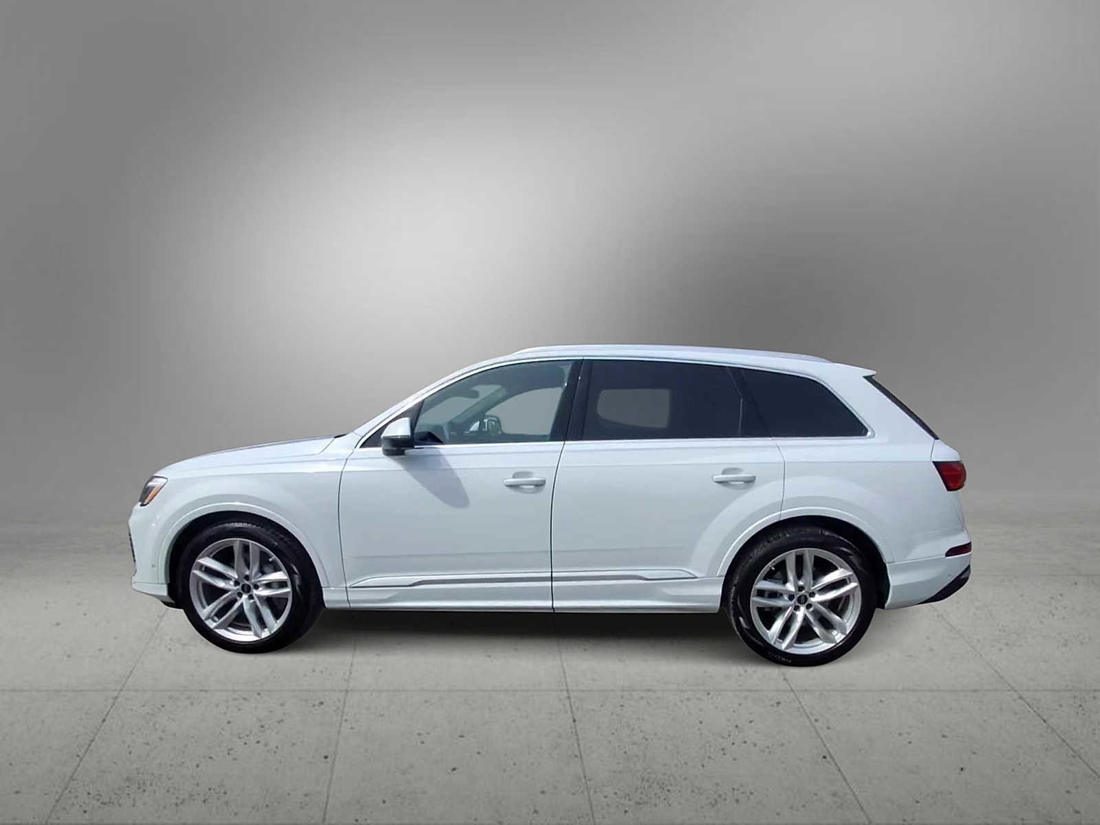 Certified 2025 Audi Q7 3.0T Premium Plus image 5