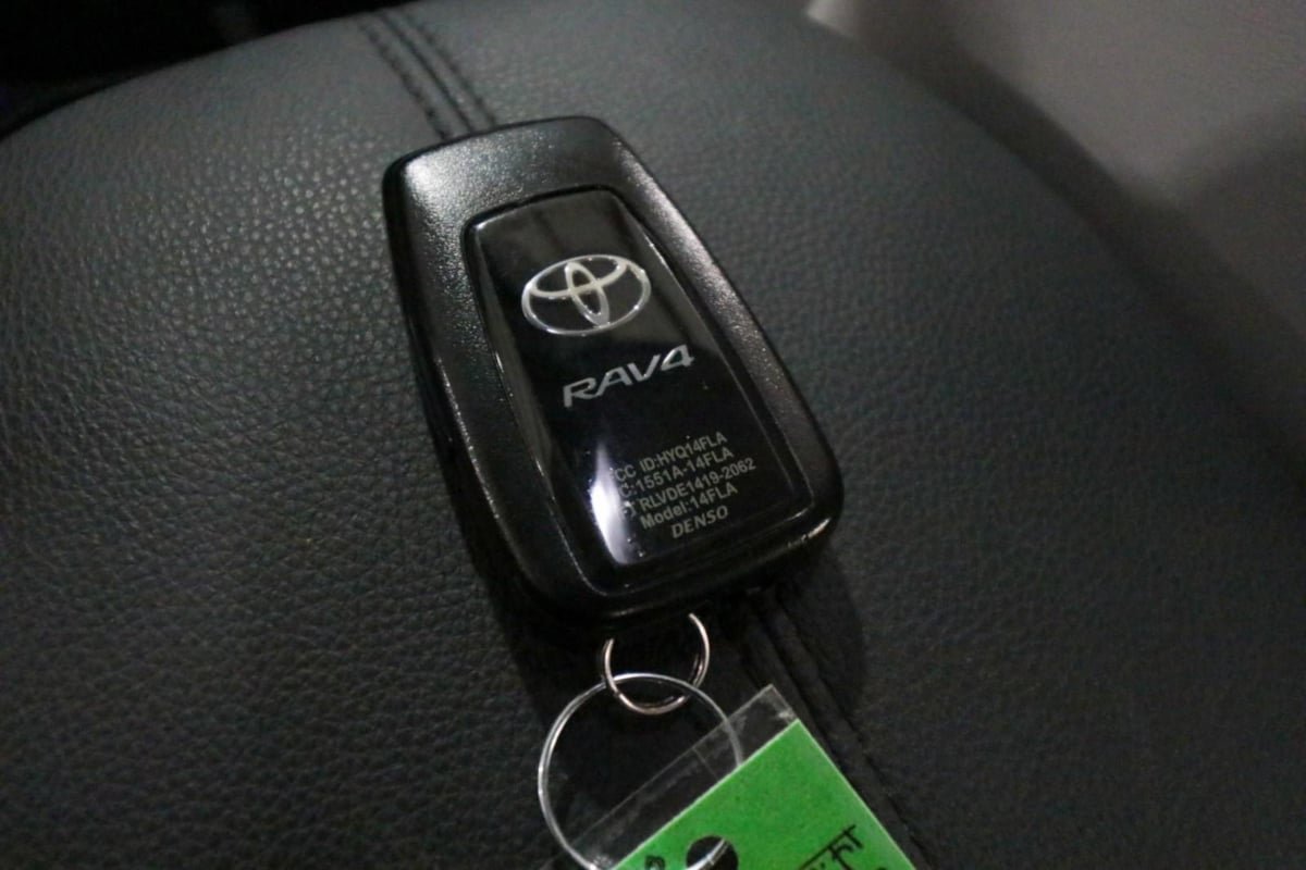 Used 2025 Toyota RAV4 XLE Premium FWD image 18