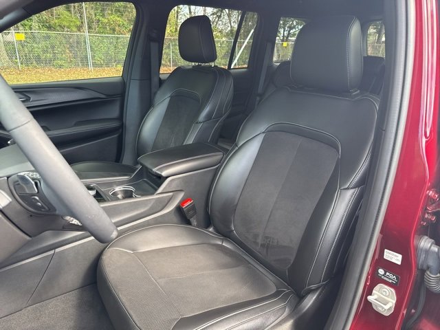 Used 2023 Jeep Grand Cherokee Altitude image 10