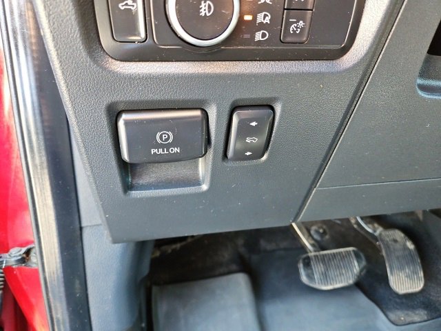 Used 2021 Ford F150 Lariat w/ Max Trailer Tow Package image 17