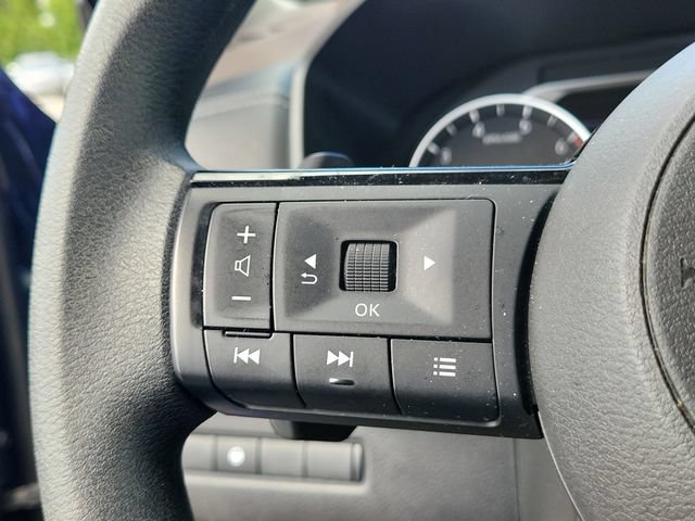 Used 2023 Nissan Rogue SV FWD image 24