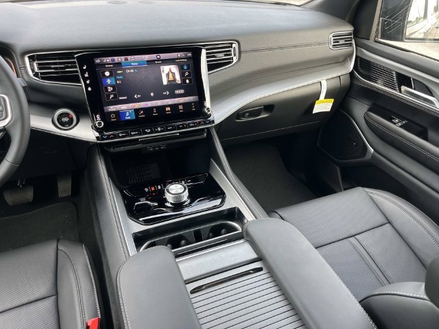 New 2026 Jeep Grand Wagoneer L Limited AWD/4WD image 14