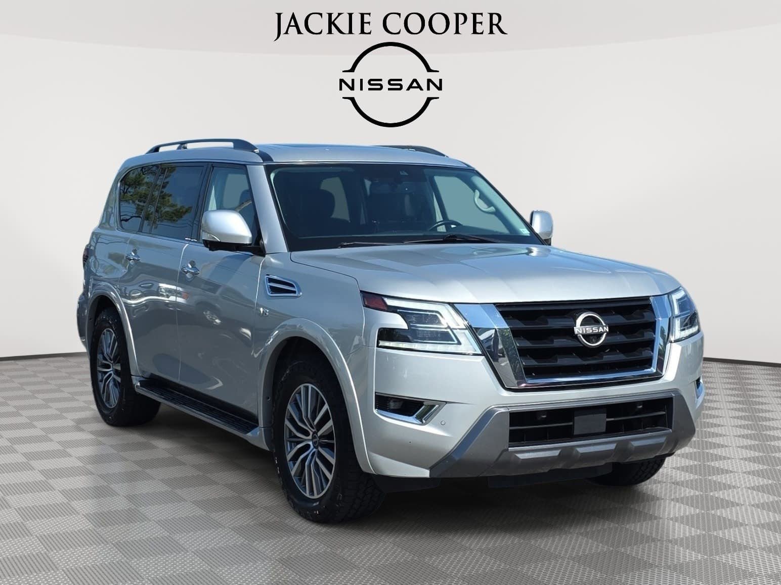 Used 2021 Nissan Armada SL w/ Captain's Chairs Package AWD/4WD image 3