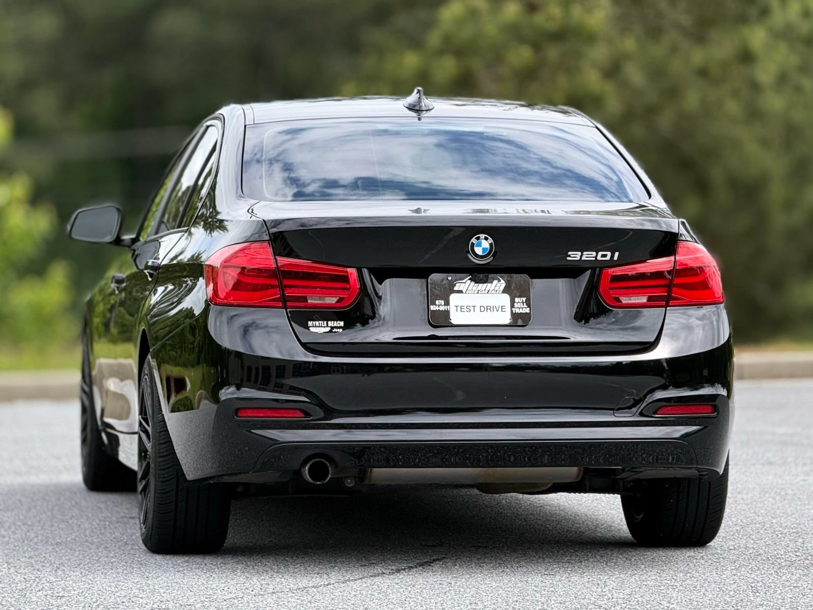 Used 2016 BMW 320i Sedan RWD image 5