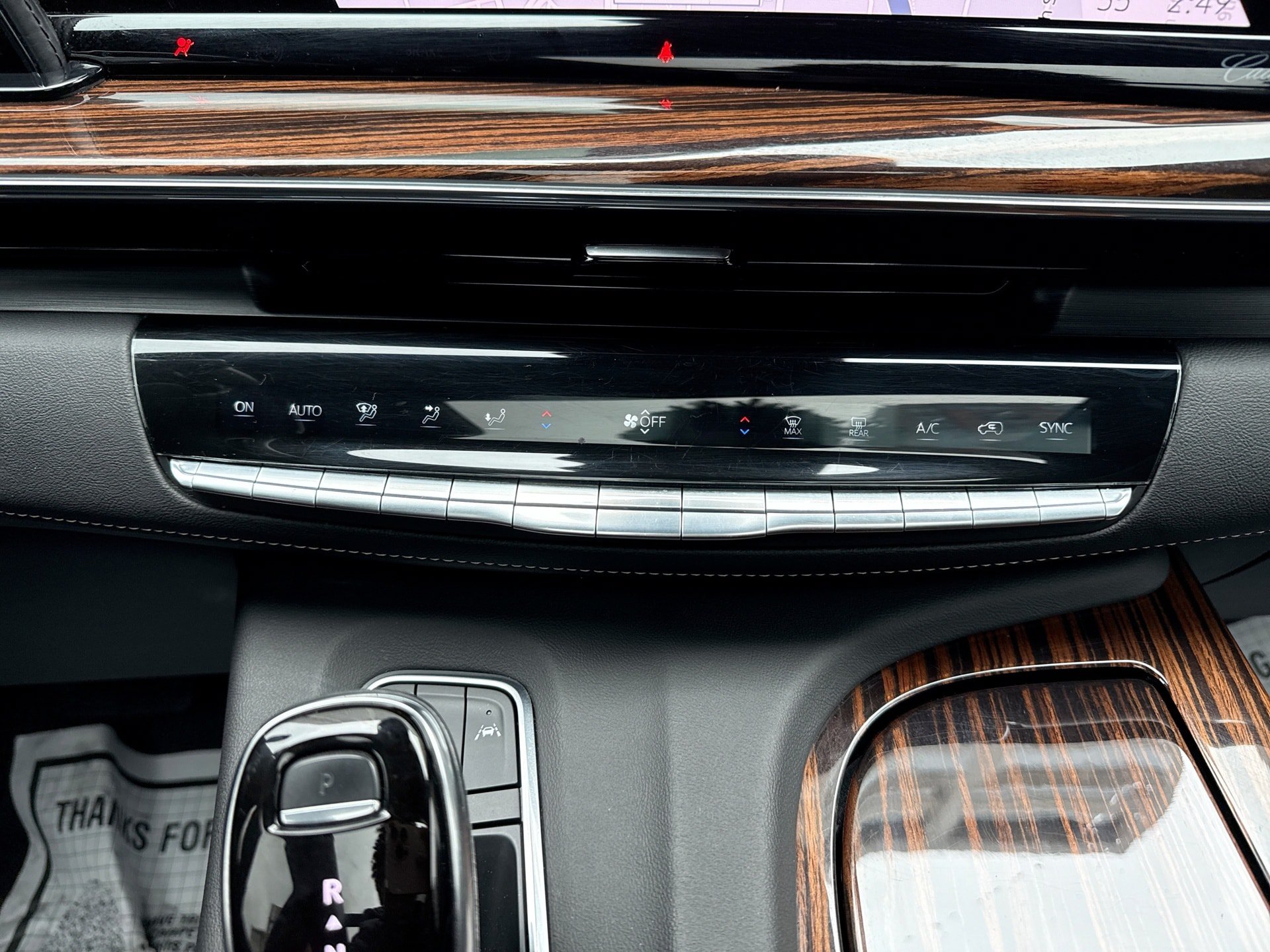 Used 2021 Cadillac Escalade ESV Premium Luxury w/ Driver Assist Tech Package AWD/4WD image 17