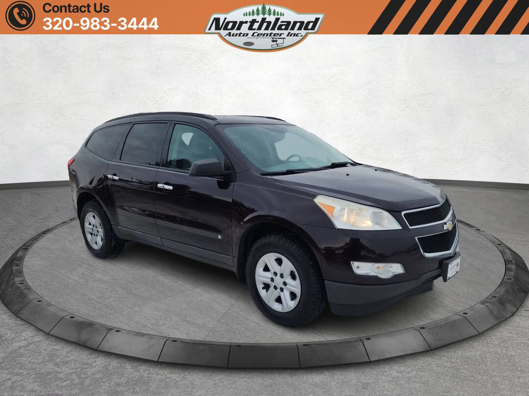Used 2010 Chevrolet Traverse LS FWD image 3