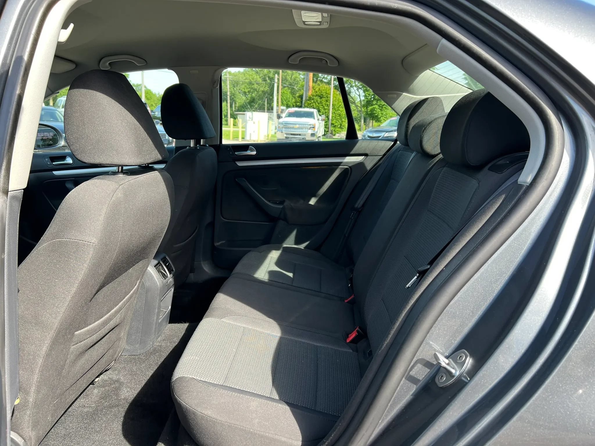 Used 2010 Volkswagen Jetta S FWD image 27