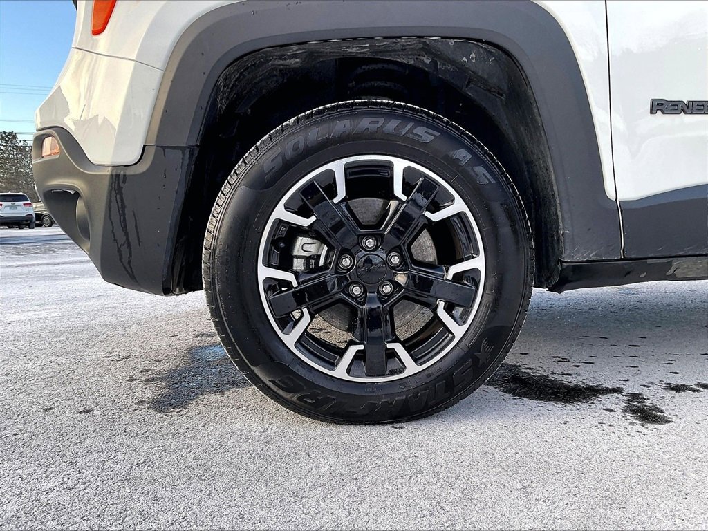 Used 2023 Jeep Renegade Latitude image 22