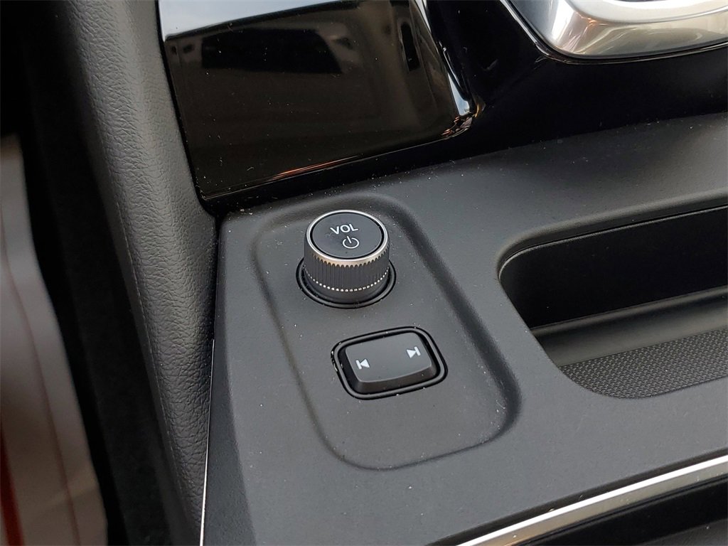 Certified 2025 Acura MDX FWD image 30