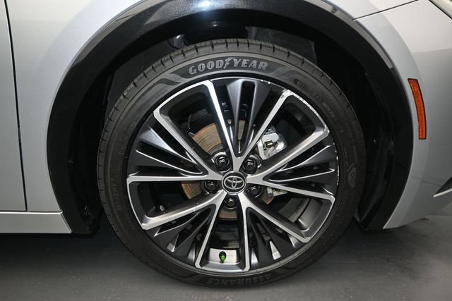 Used 2023 Toyota Prius XLE FWD image 17