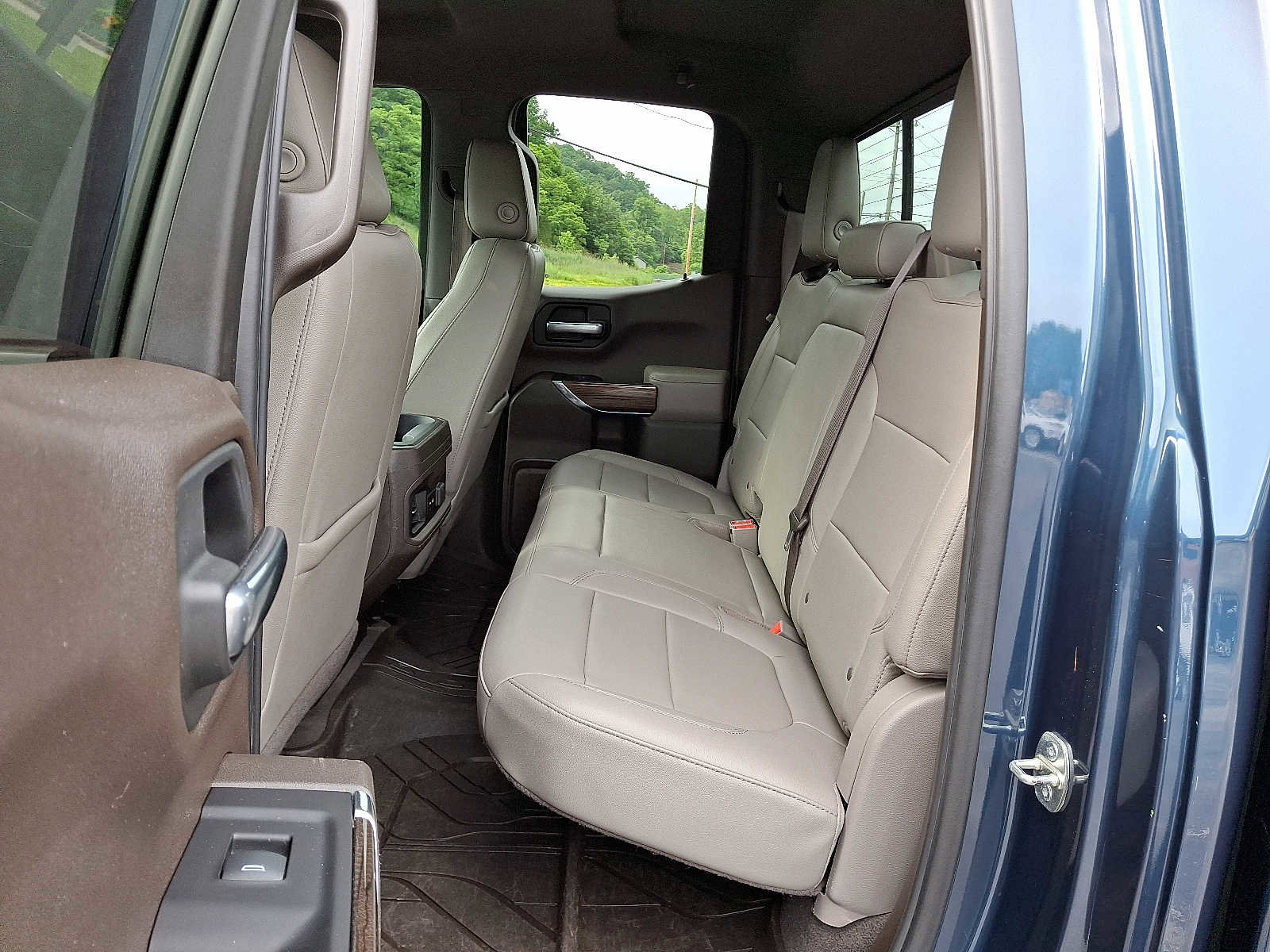 Used 2019 Chevrolet Silverado 1500 RST image 11