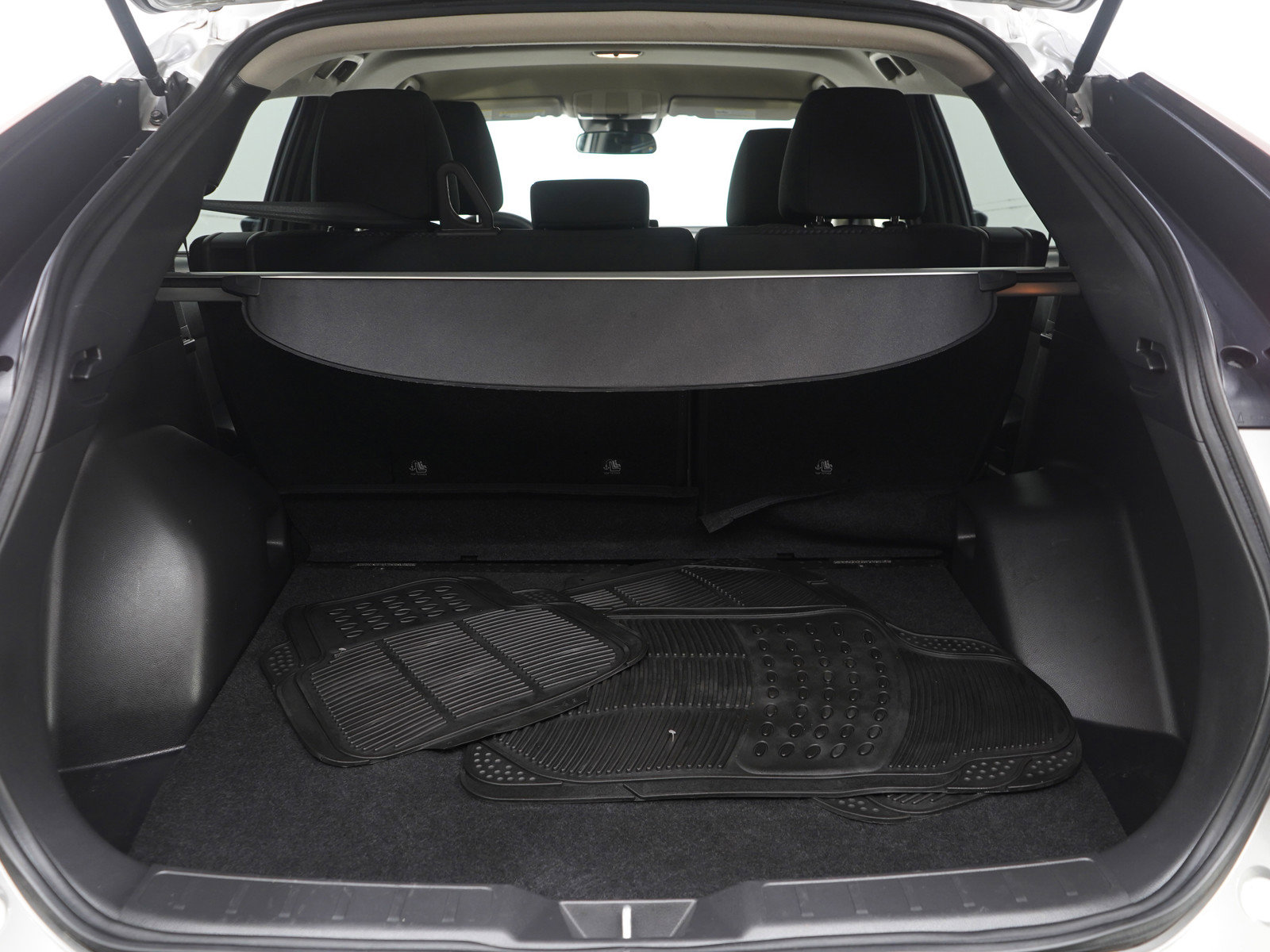 Used 2023 Mitsubishi Eclipse Cross LE image 9