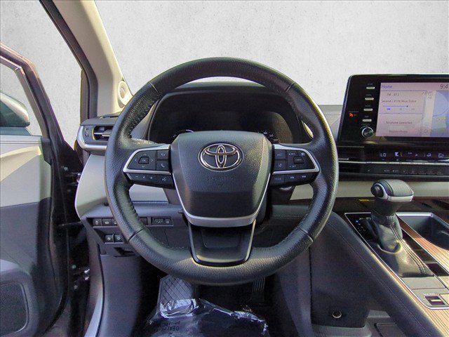 Used 2022 Toyota Sienna XLE w/ XLE Plus Package FWD image 30