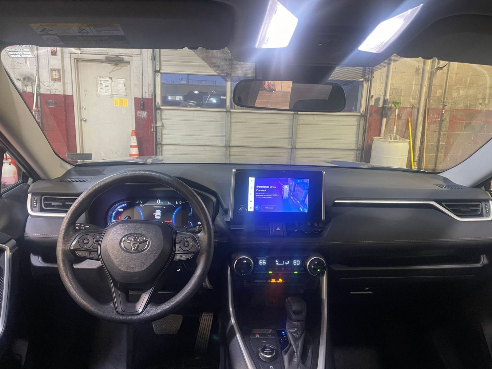 Used 2025 Toyota RAV4 LE image 33