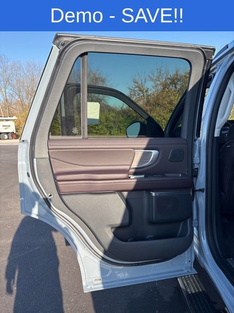 New 2025 Ford Expedition Platinum w/ Platinum Ultimate Package AWD/4WD image 36