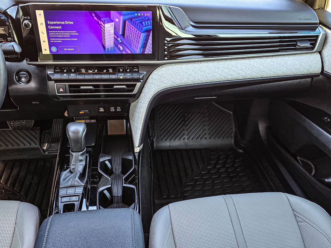 Used 2025 Toyota Camry XLE w/ Premium Plus Package image 21