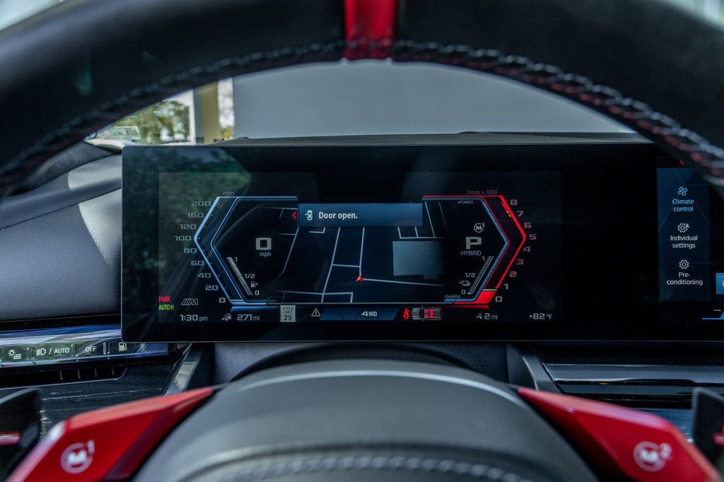 Used 2025 BMW M5 Touring image 17