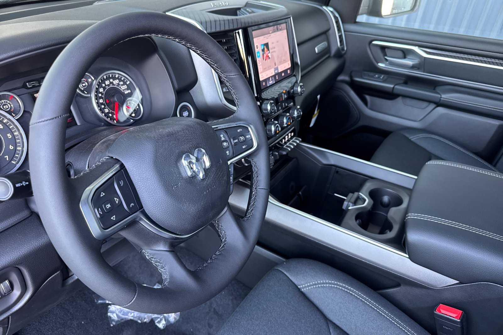 New 2027 RAM 1500 Big Horn w/ Night Edition AWD/4WD image 9