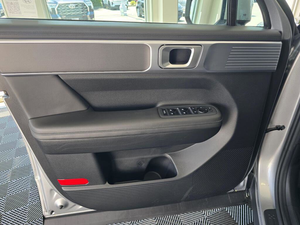 Used 2025 Hyundai Santa Fe SEL AWD/4WD image 18
