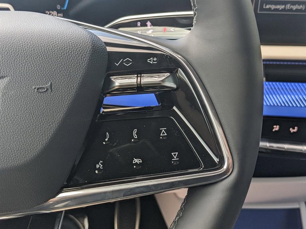 New 2025 Cadillac Optiq Luxury 1 image 19