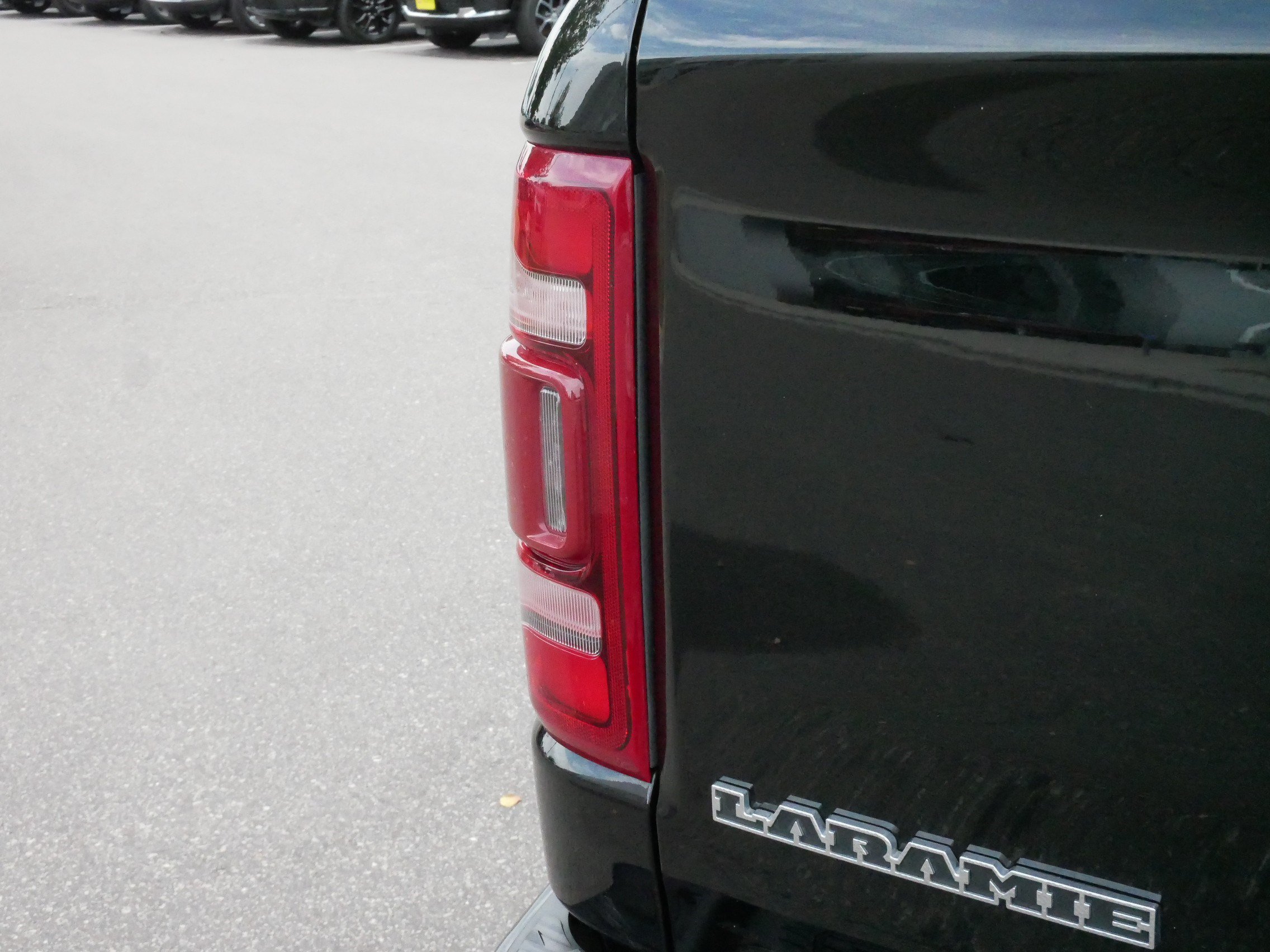 Used 2023 RAM 1500 Laramie AWD/4WD image 17