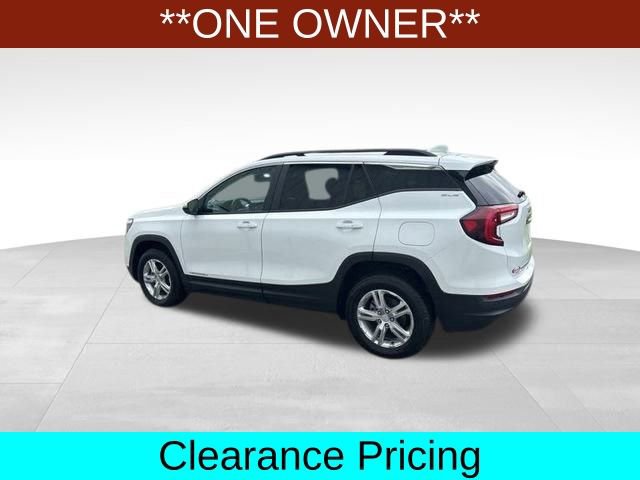 Used 2023 GMC Terrain SLE w/ Driver Convenience Package image 4