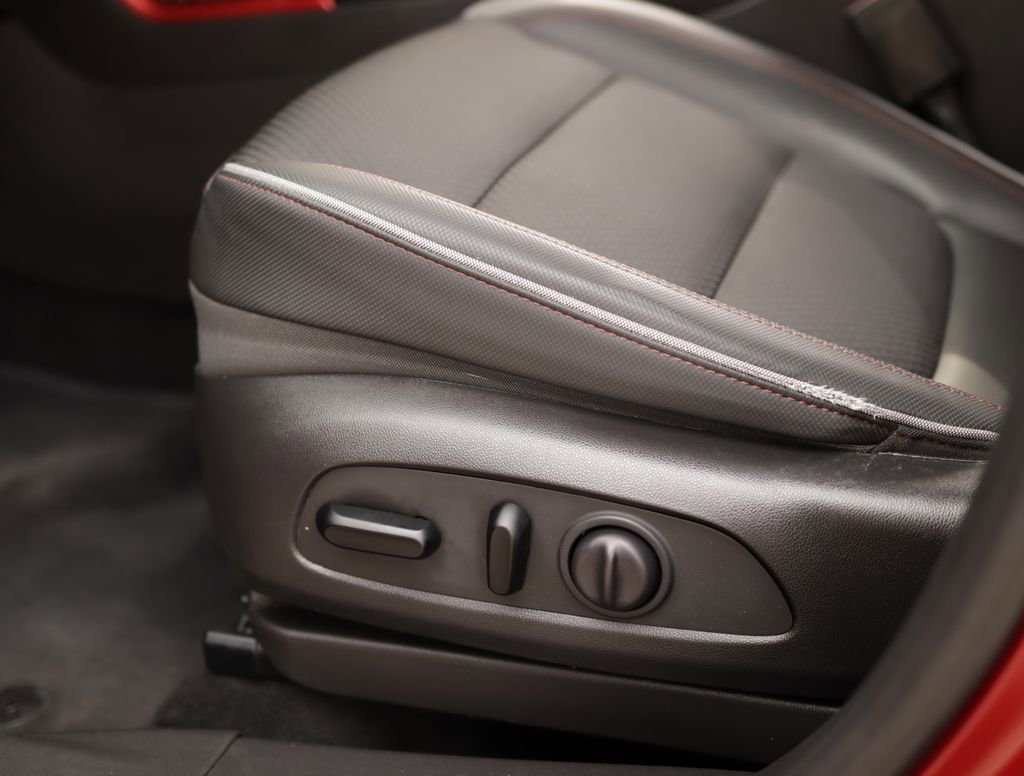 Used 2021 Chevrolet TrailBlazer RS w/ Technology Package FWD image 22