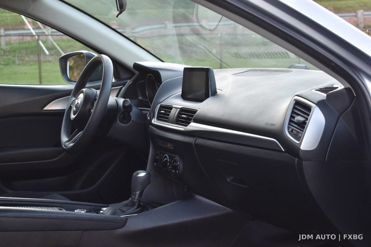 Used 2017 MAZDA MAZDA3 Sport FWD image 16