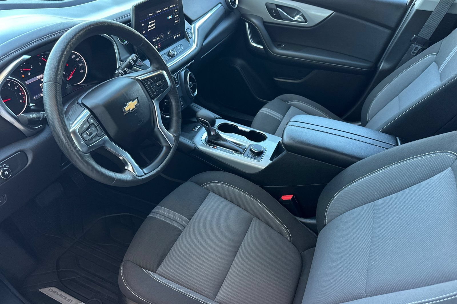 Used 2024 Chevrolet Blazer LT w/ Convenience Package FWD image 10