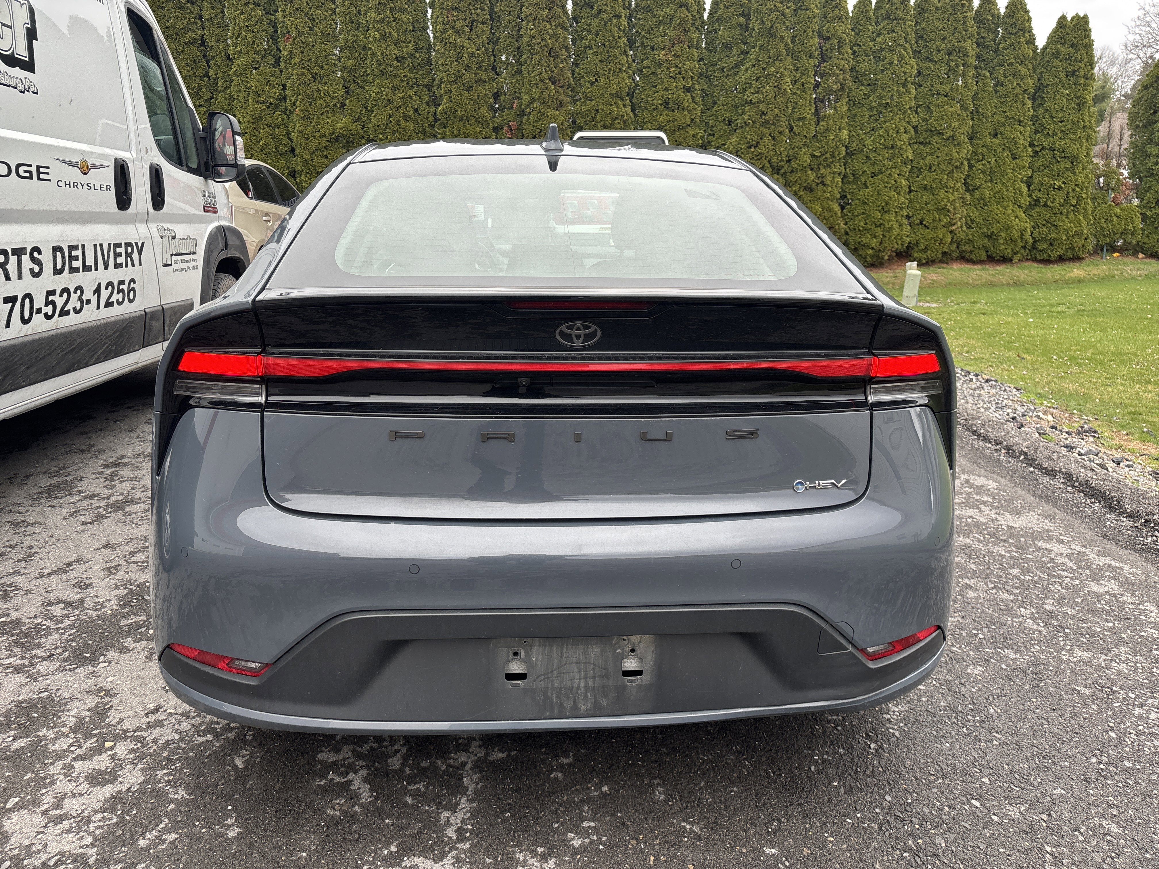 Used 2024 Toyota Prius LE video 4