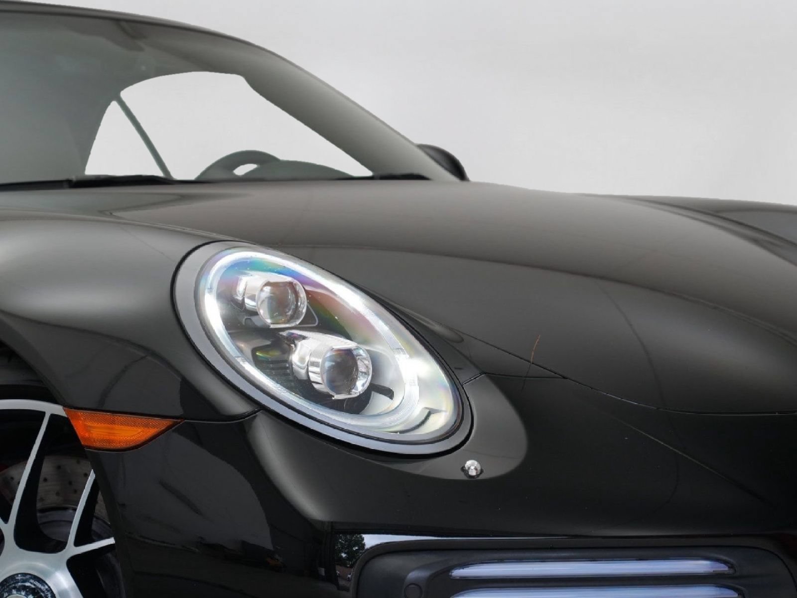 Used 2018 Porsche 911 Turbo AWD/4WD image 4