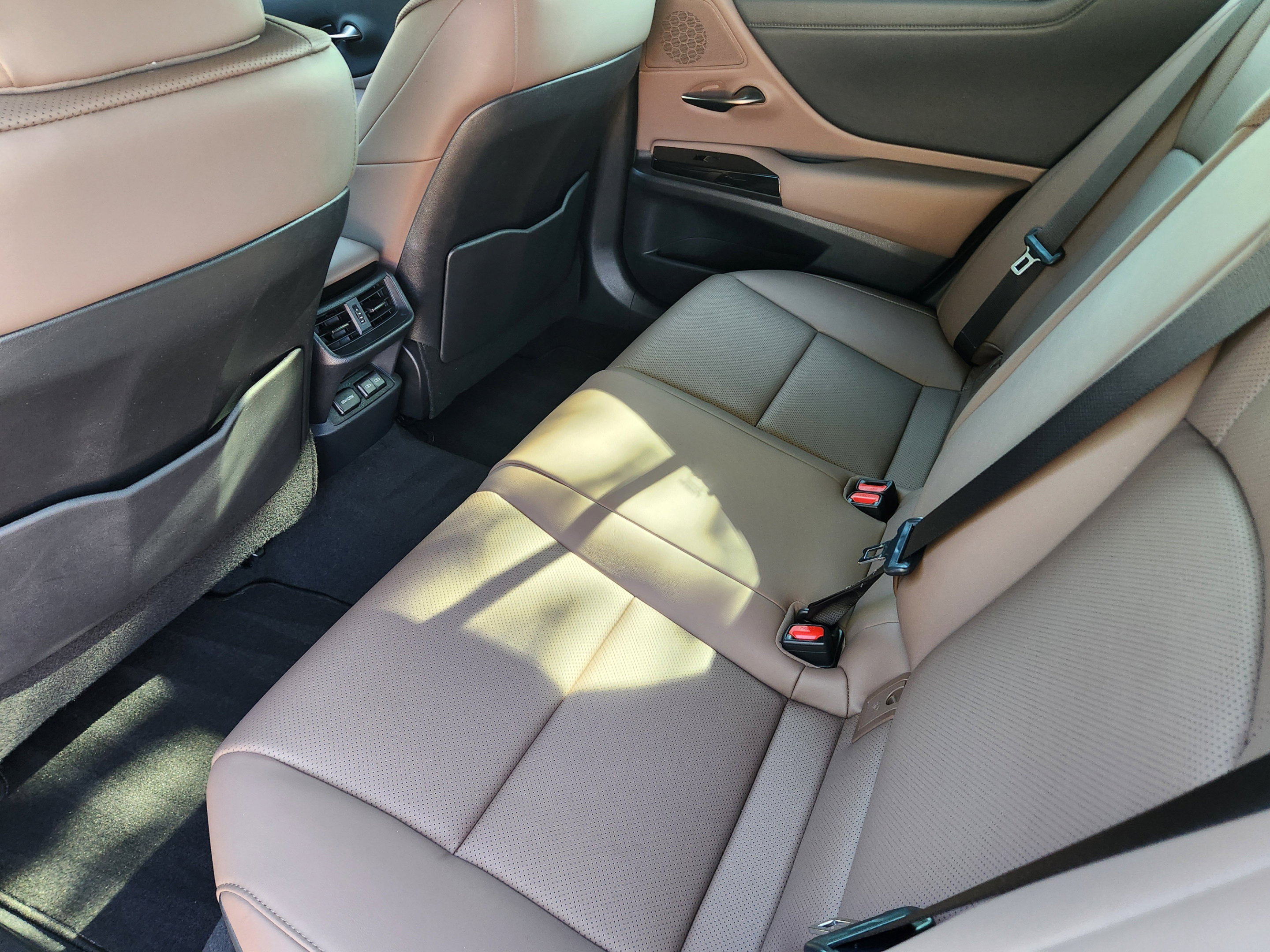 Certified 2025 Lexus ES 350 w/ Premium Package FWD image 28
