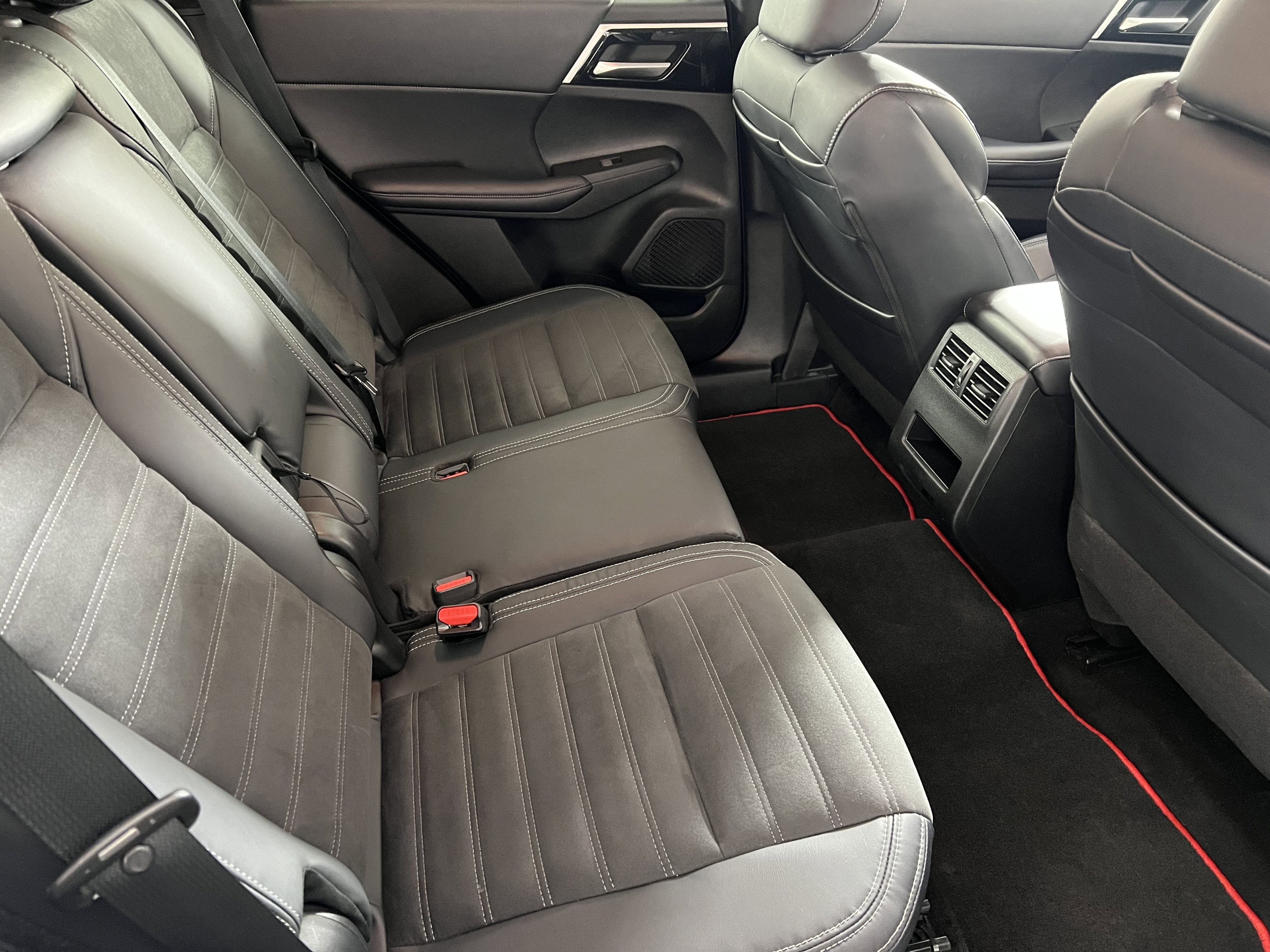 Used 2023 Mitsubishi Outlander Ralliart AWD/4WD image 22