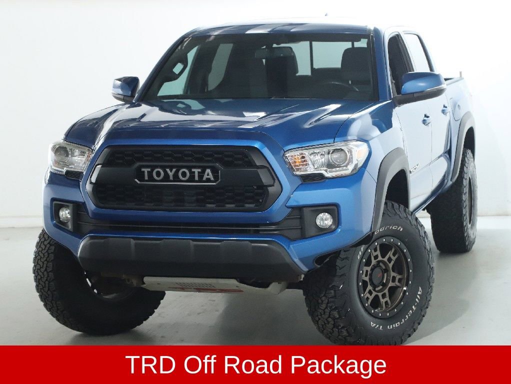 Used 2017 Toyota Tacoma TRD Off-Road w/ Premium & Technology Package image 4