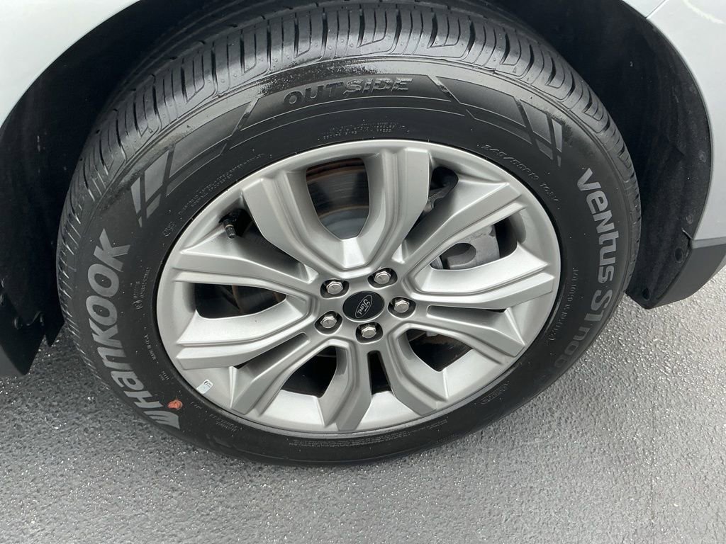 Used 2024 Ford Edge Titanium image 23