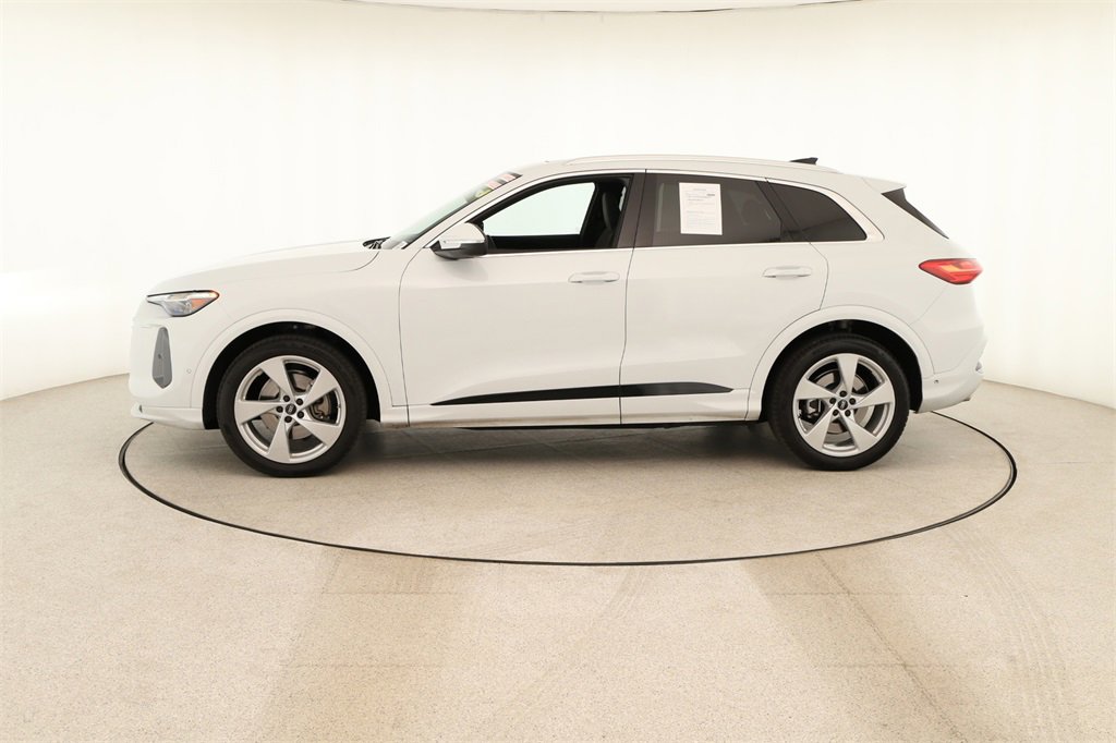 Certified 2025 Audi Q5 Prestige image 2